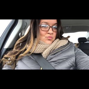 Meet your Posher, Raquel